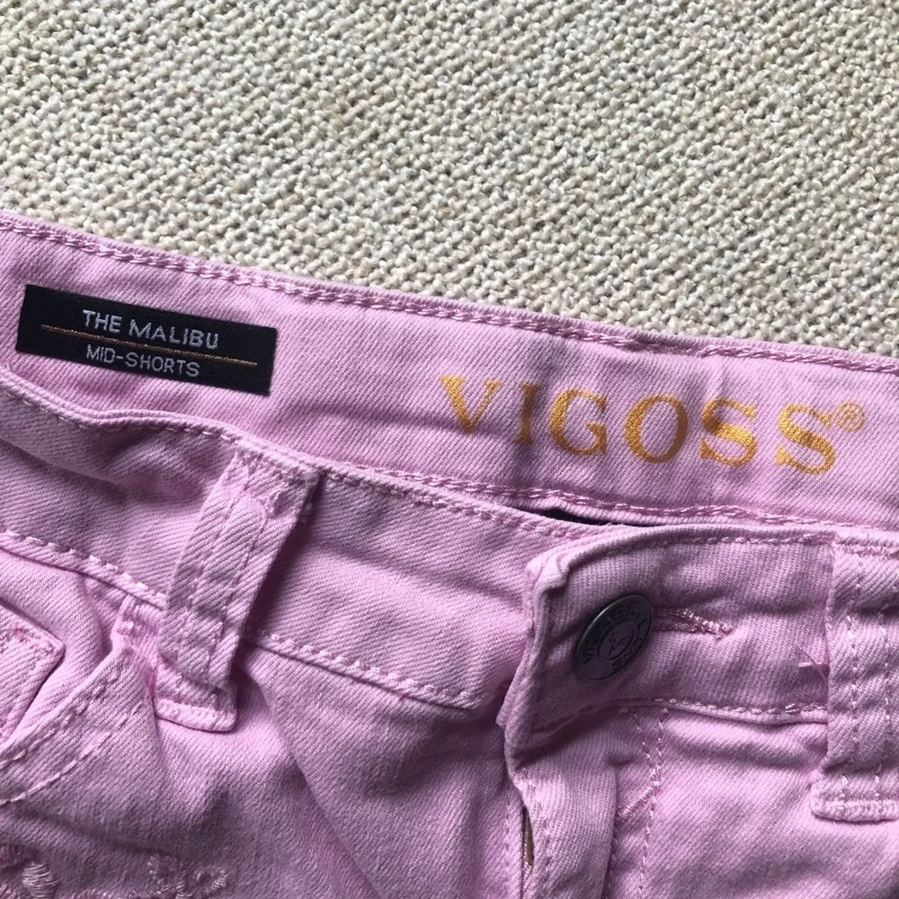 Vigoss Girls The Malibu Mid Shorts Embroidered Floral Pink Denim Cut Off Size 14
